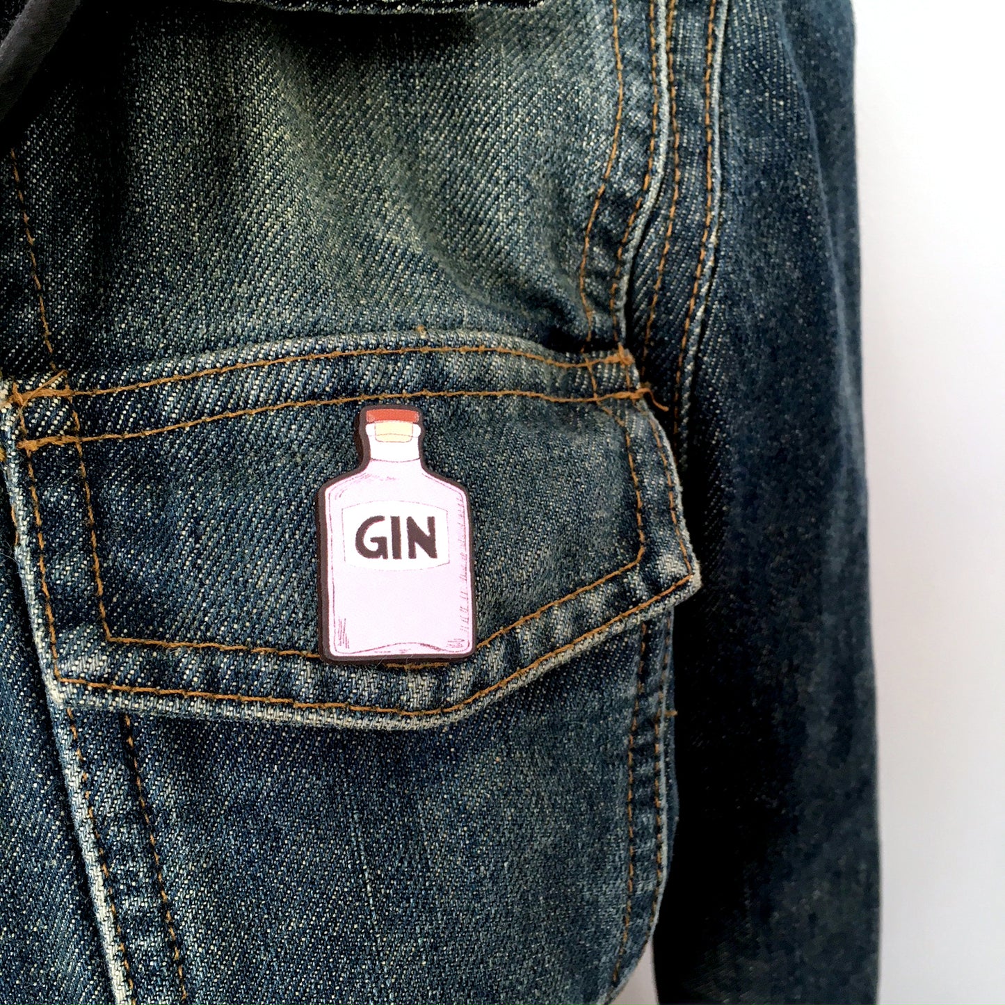 Pink gin bottle pin - Quirky gin lover gift