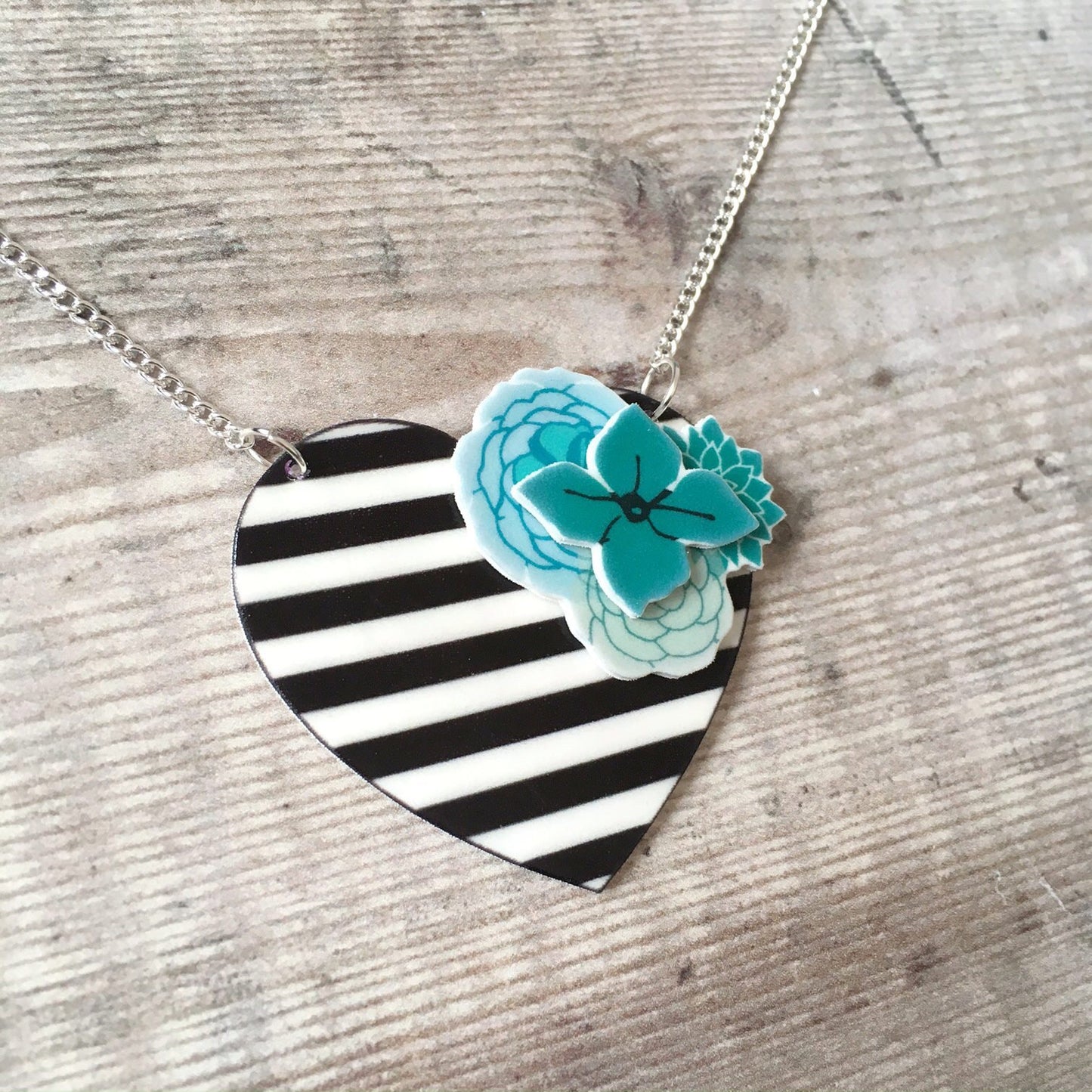 Stripes and flowers heart necklace