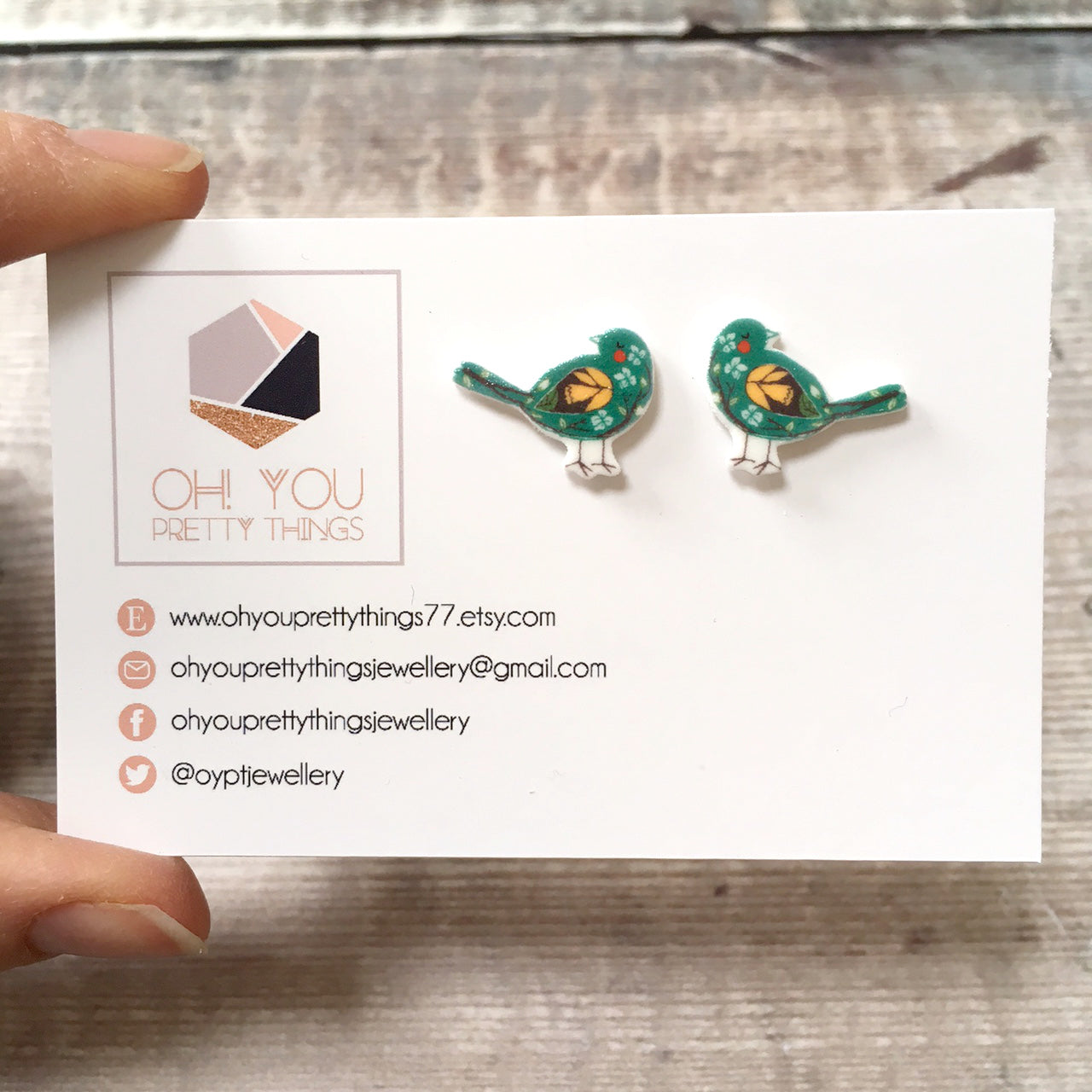 Green bird lover stud earrings - Cute friend gift